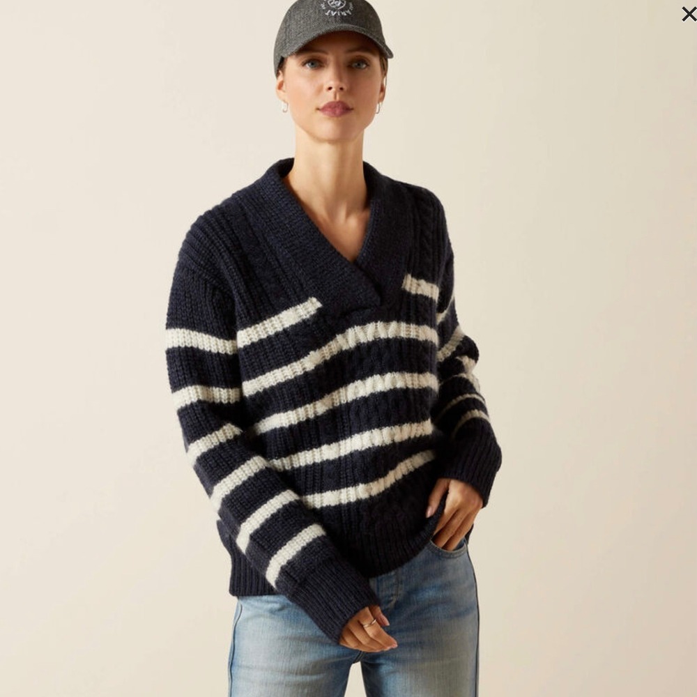 NEW Ariat Arley 100% wool striped cable knit Sweater Size M navy blue white‎
